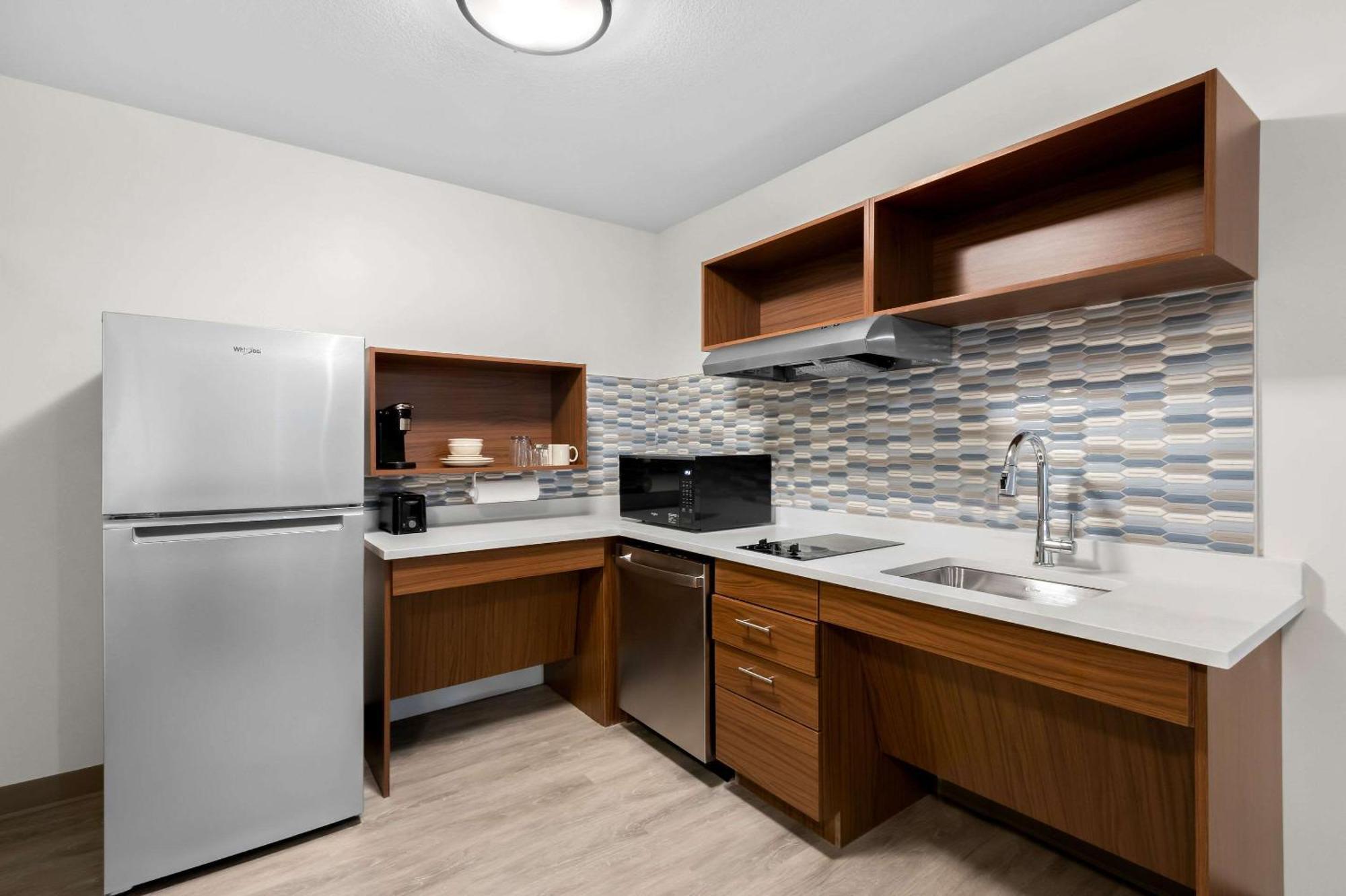 Everhome Suites Glendale Sports Entertainment District Exterior photo