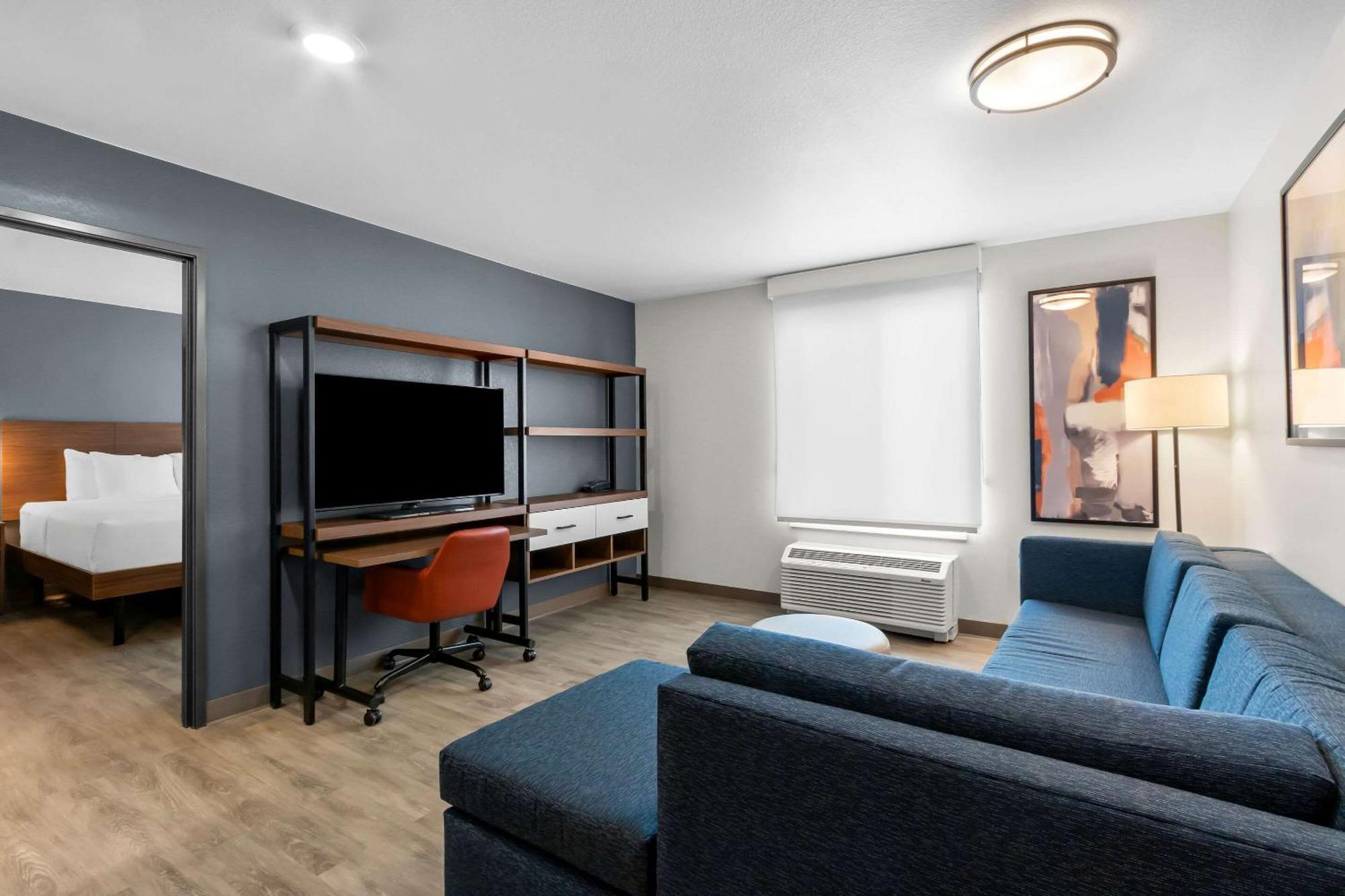 Everhome Suites Glendale Sports Entertainment District Exterior photo