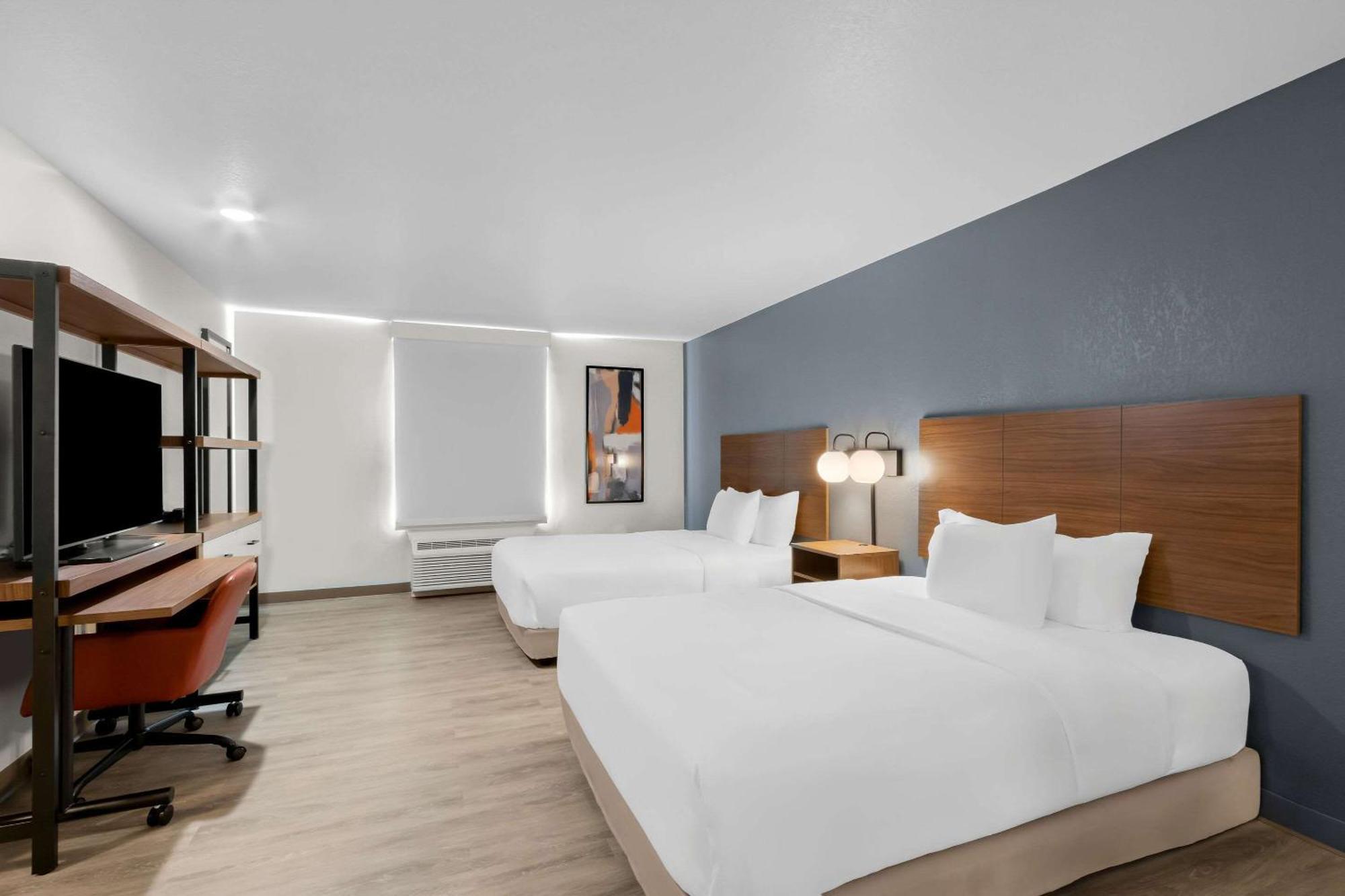 Everhome Suites Glendale Sports Entertainment District Exterior photo