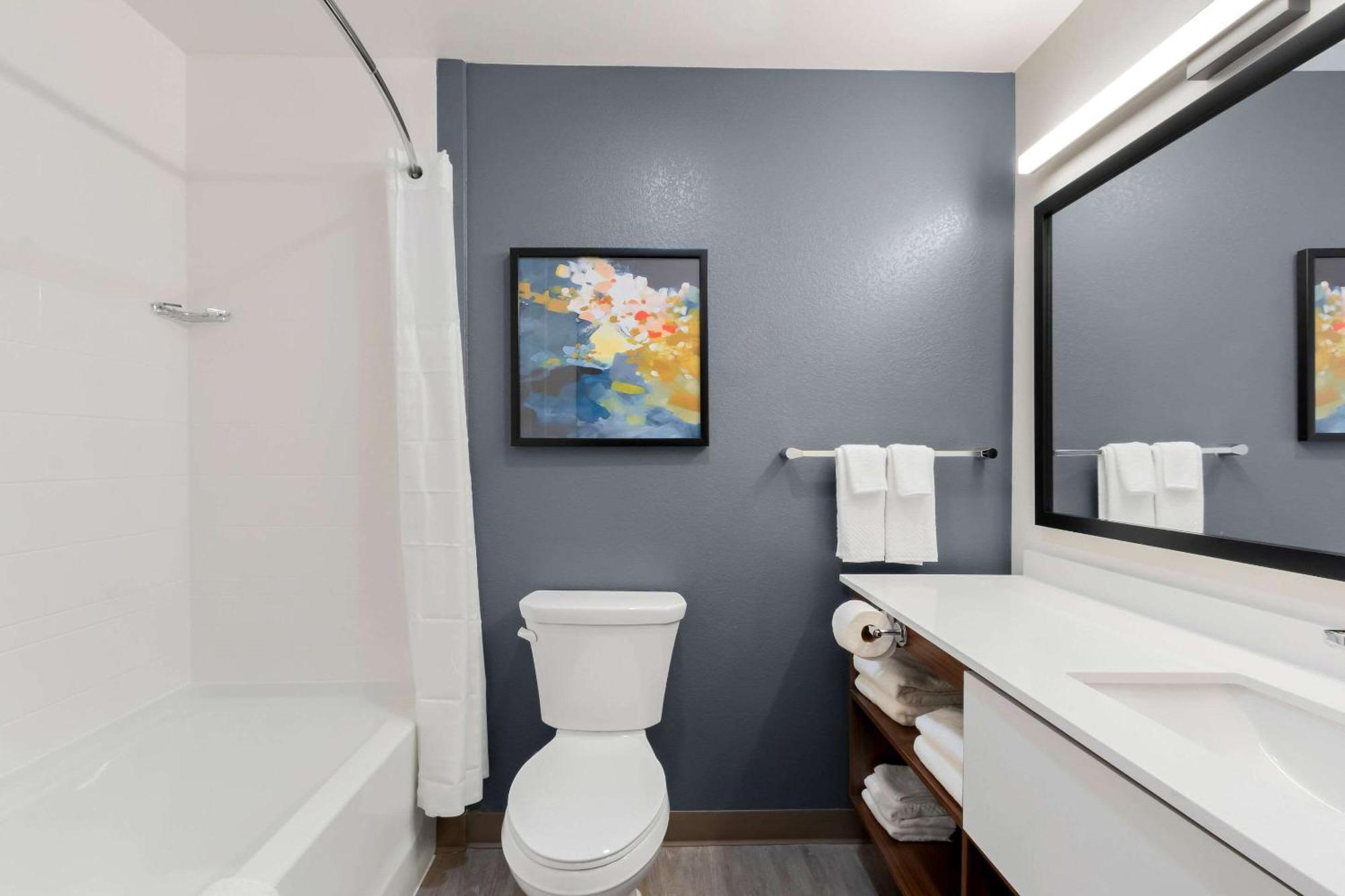 Everhome Suites Glendale Sports Entertainment District Exterior photo